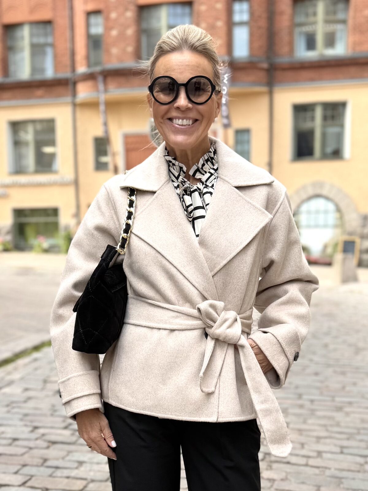 Zilla lyhyempi villakangastakki; vaalea beige melerattu