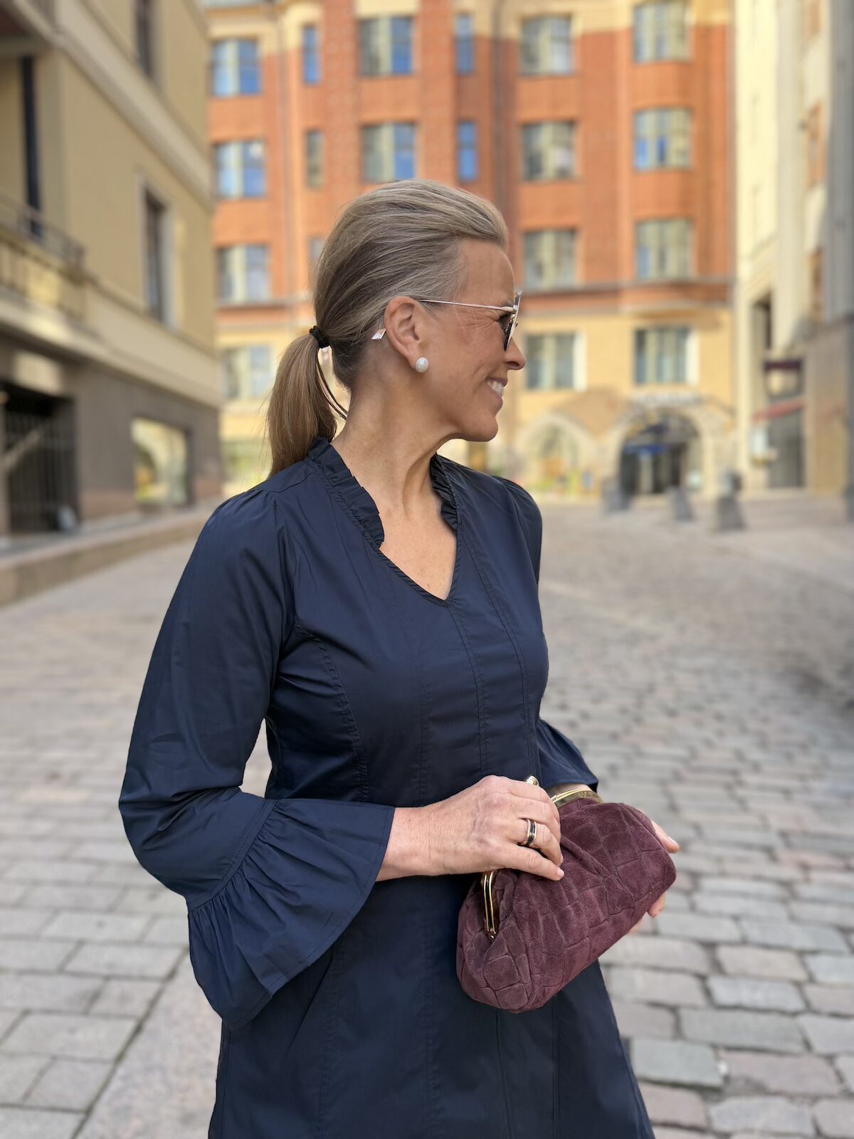 Daiva Antoinett mekko salsahihoilla; tummansininen - Image 10