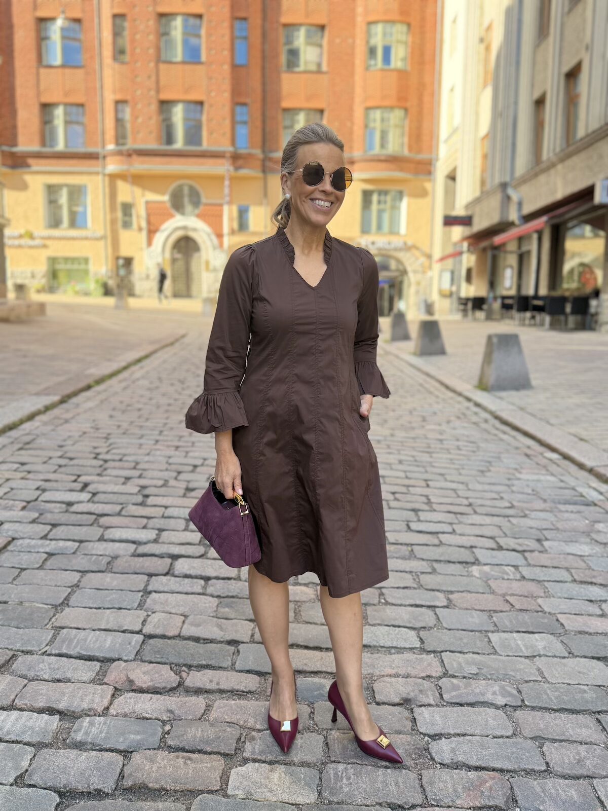 Daiva Antoinett mekko salsahihoilla; tummanruskea - Image 7