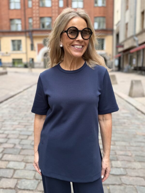 Hevanne pidempi t-paita; sininen