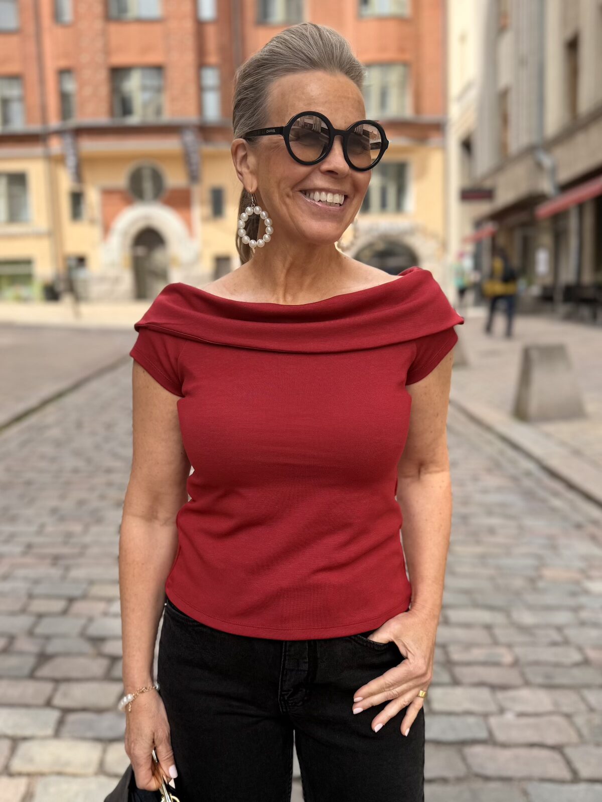 Carmen paita kauluksella; punainen
