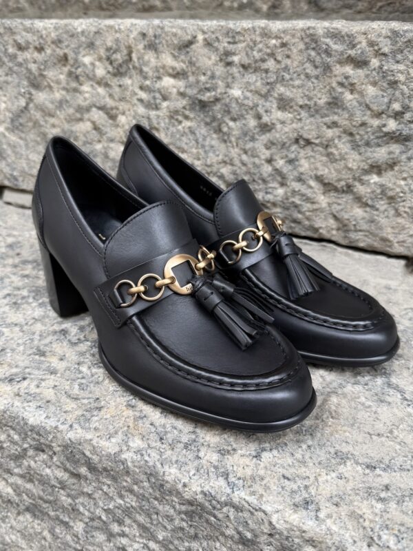 Kimberly korolliset loaferit; musta
