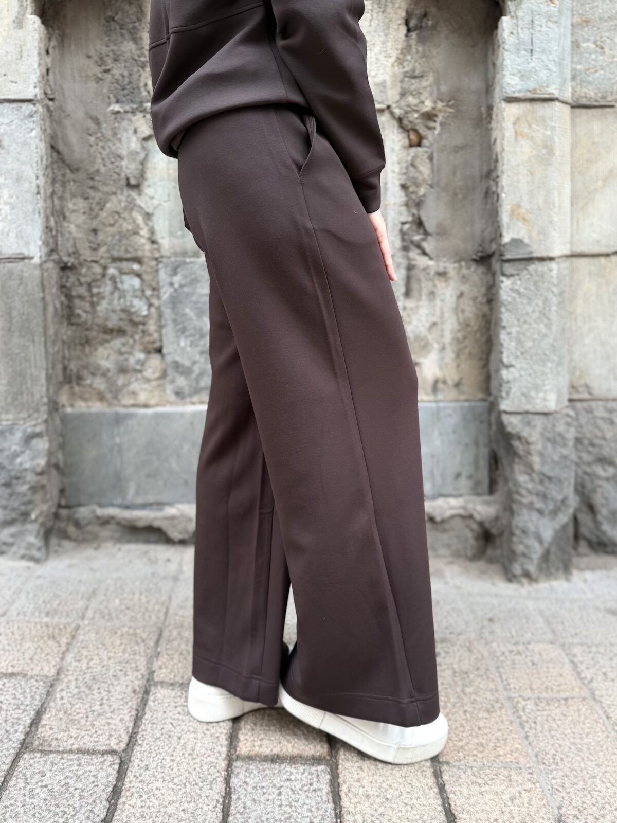 IW Gincette cropped housut; tummanruskea - Image 4