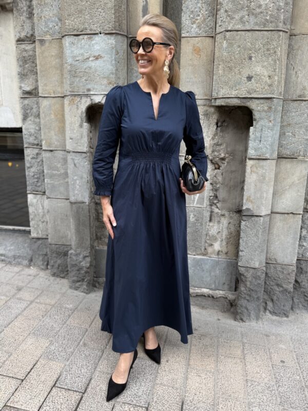 Elna Antoinett midimekko; tummansininen