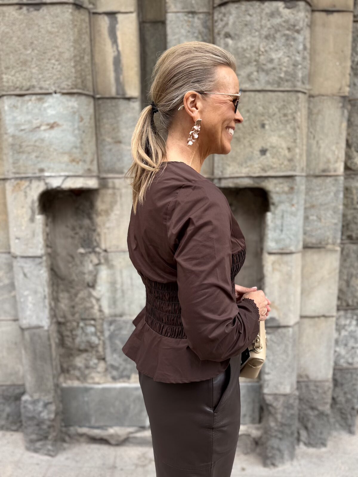 Ajda Antoinett paita; tummanruskea - Image 4