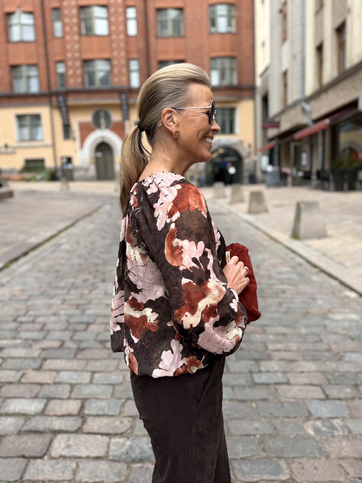 Mason pussimainen paita; tummanruskea lehtikuvio - Image 4