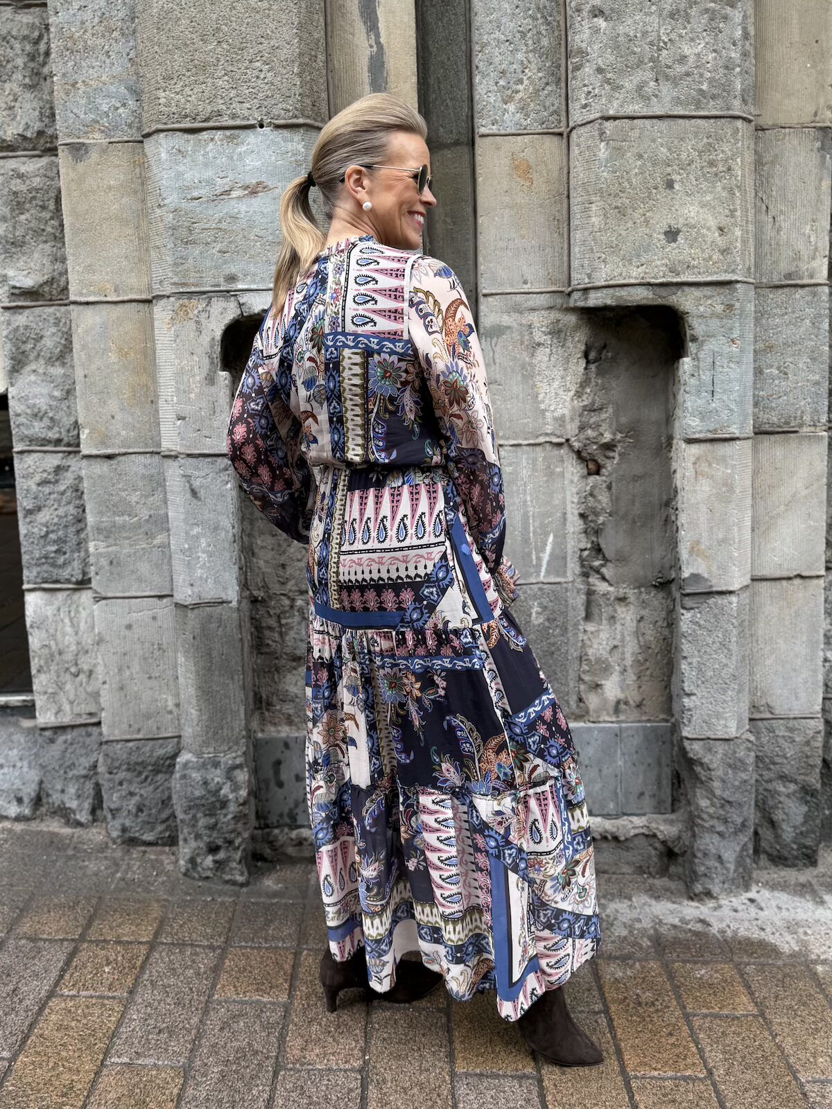 Rosella midimekko; tummansininen paisley - Image 4