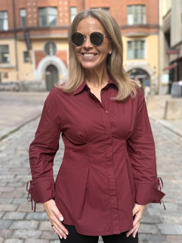 Allison Olena paita; viininpunainen
