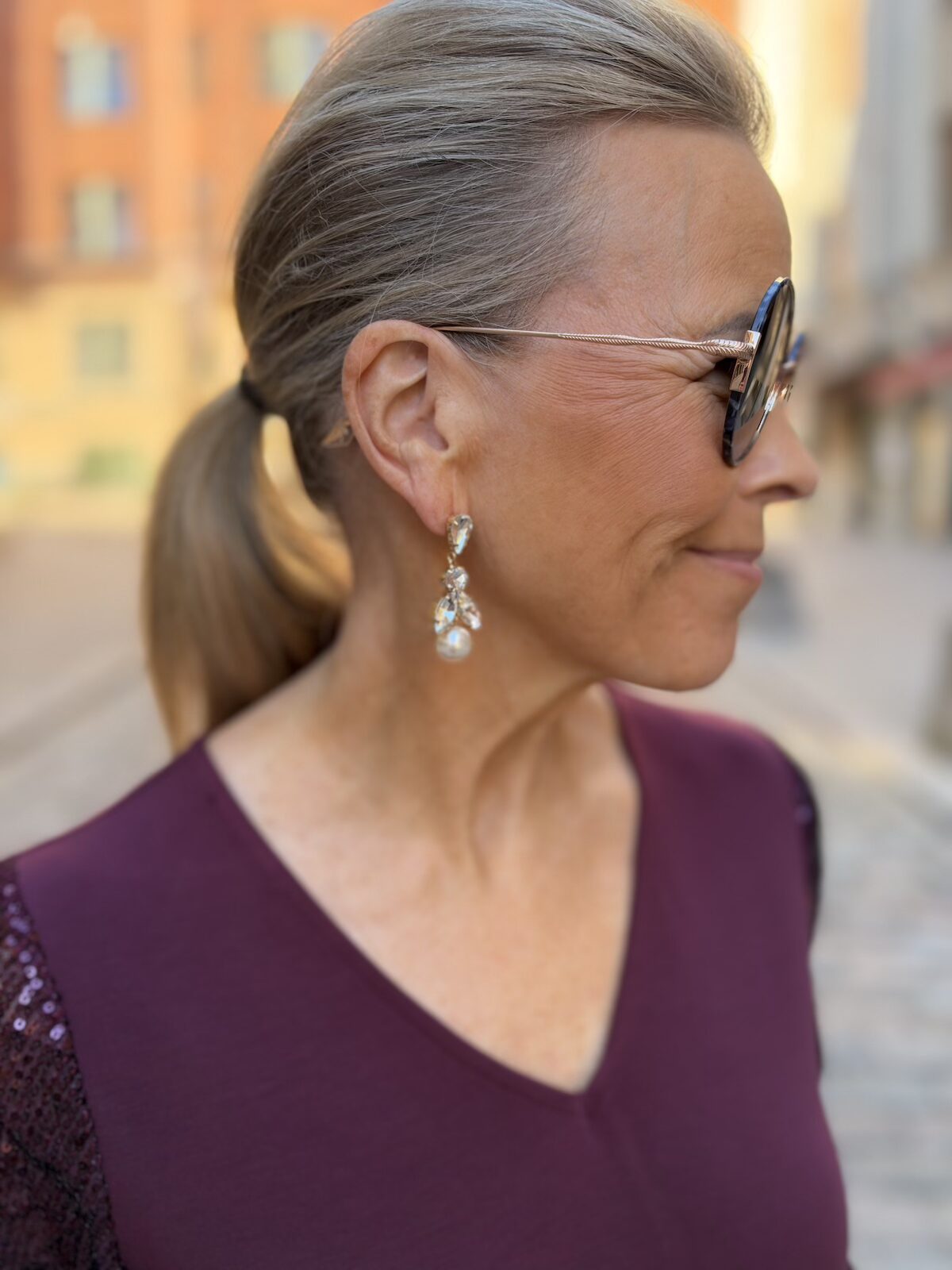 Chabrina mekko paljettihihoilla; viininpunainen - Image 6