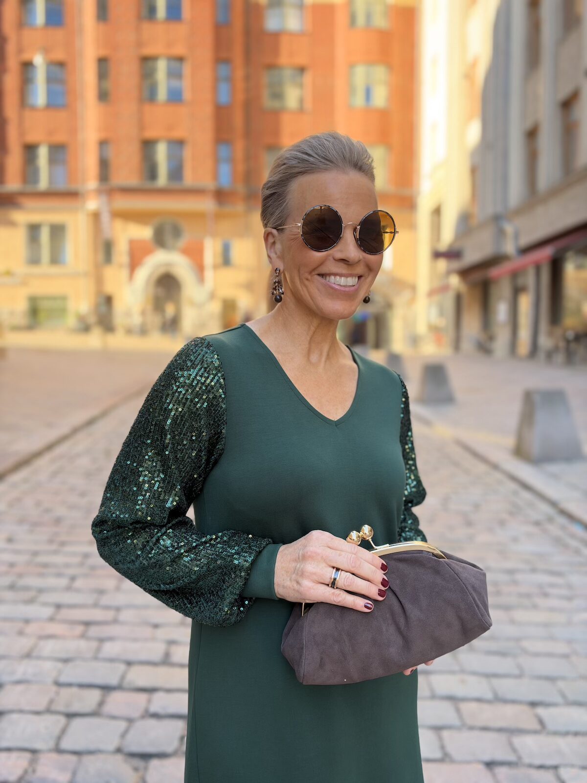 Chabrina mekko paljettihihoilla; vihreä - Image 4