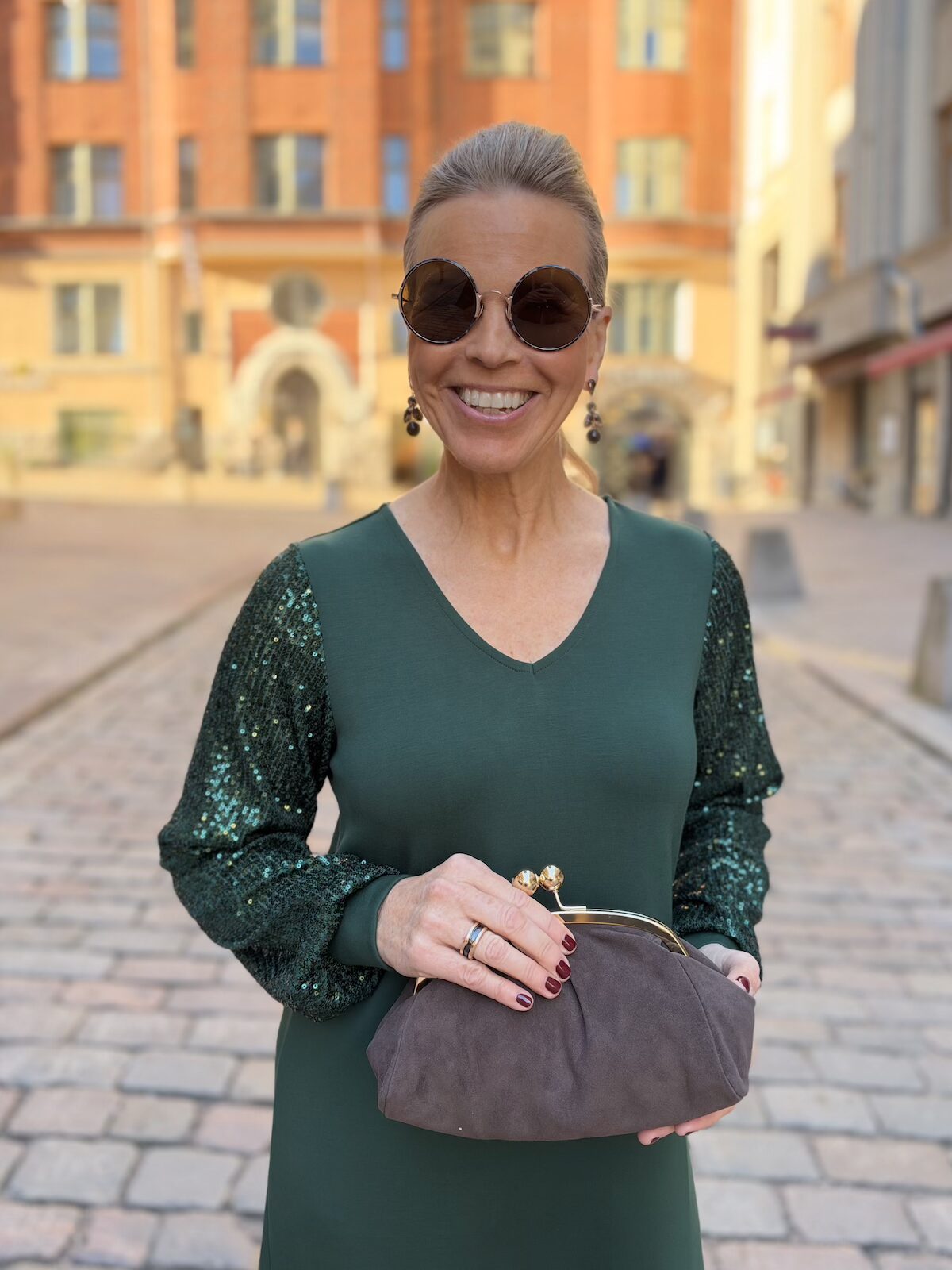 Chabrina mekko paljettihihoilla; vihreä - Image 5