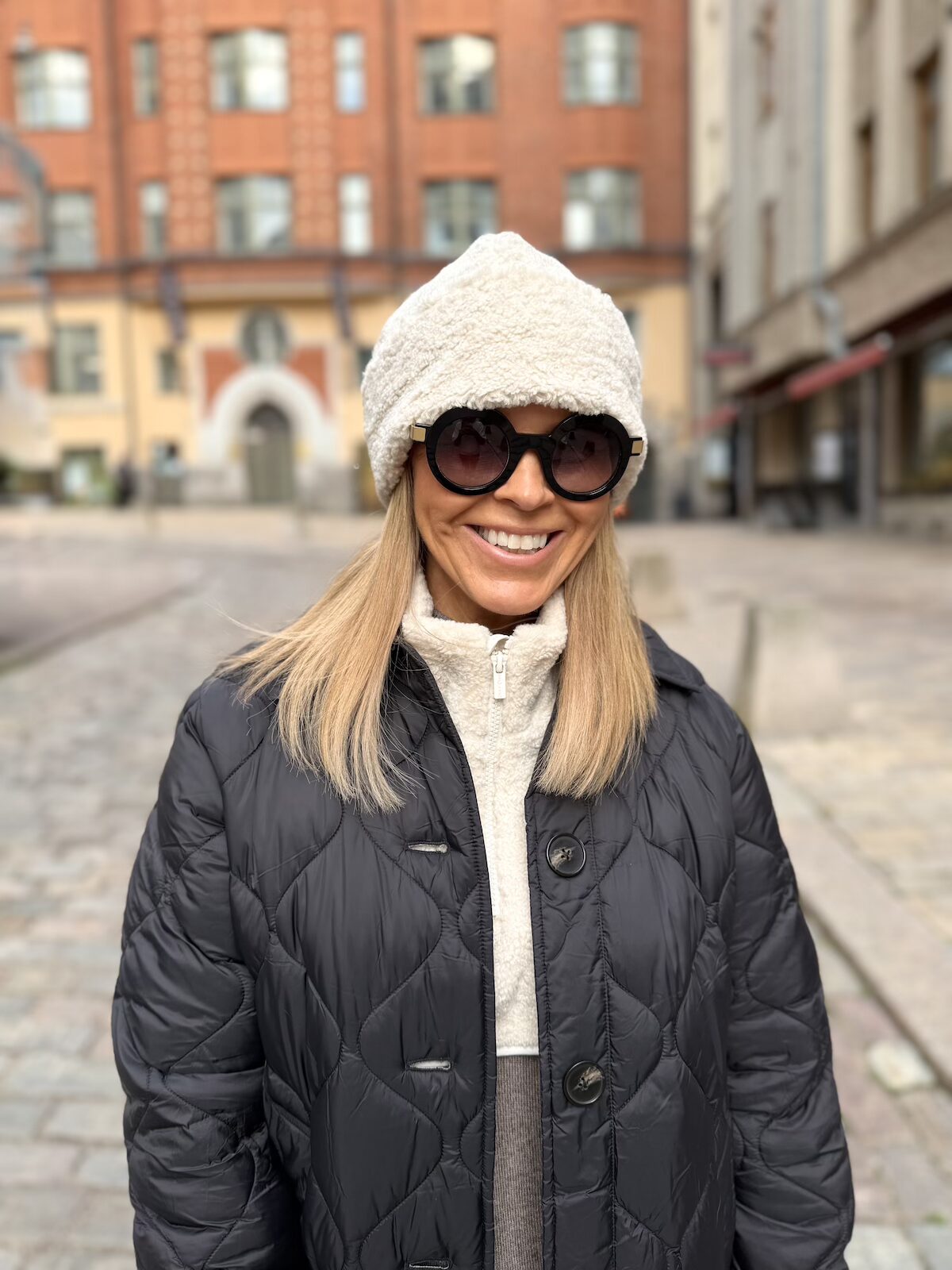 Samia teddykauluri vetoketjulla; luonnonvaalea - Image 4