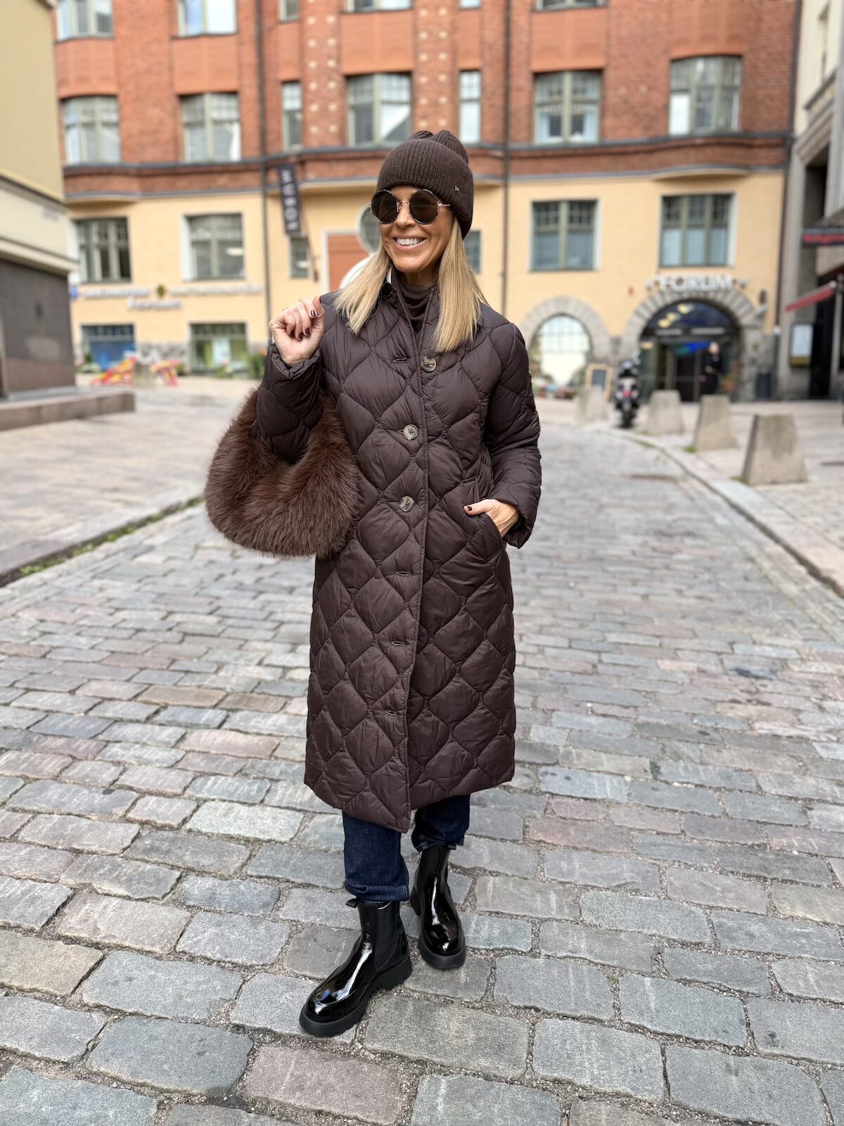 Carine tikkitakki napeilla; tummanruskea - Image 3