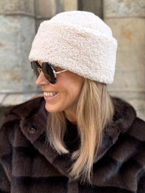 Chrisse teddyhattu; luonnonvalkoinen