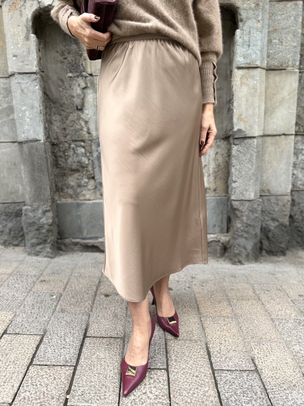 Leilani midihame; tumma beige