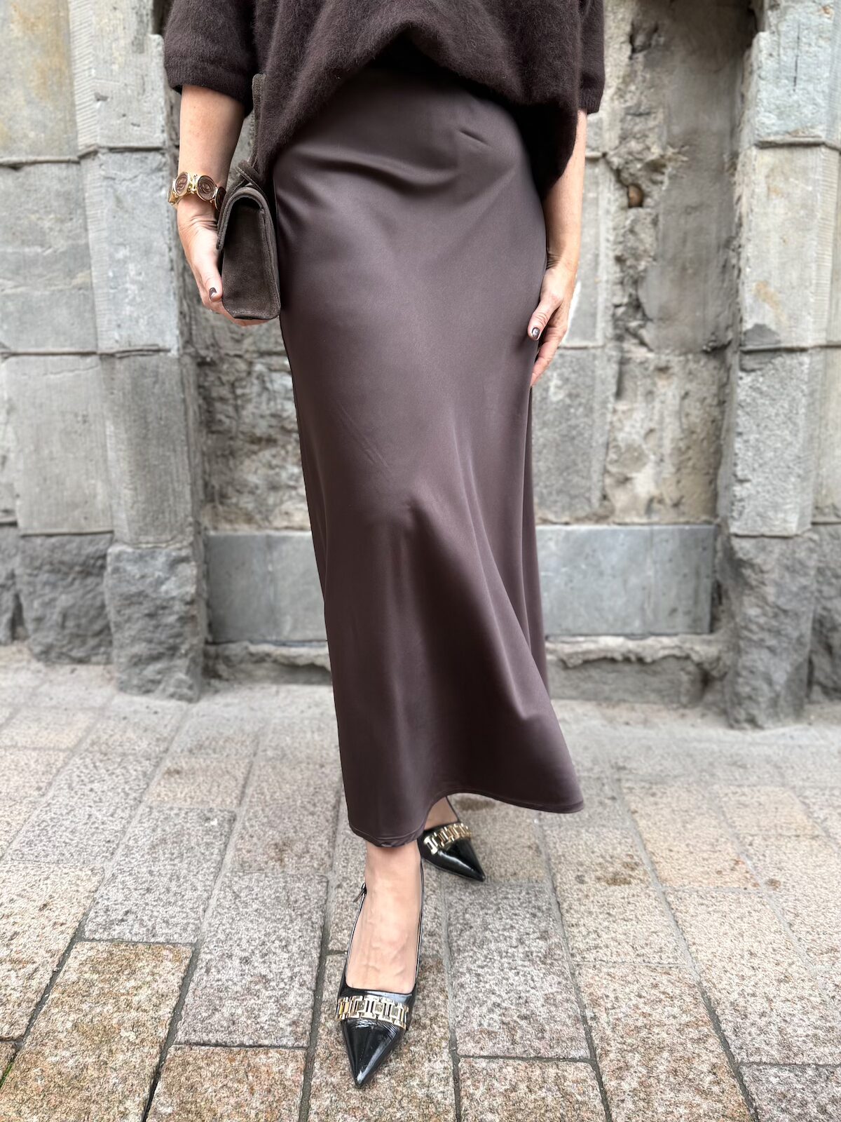 Ello midihame; tummanruskea