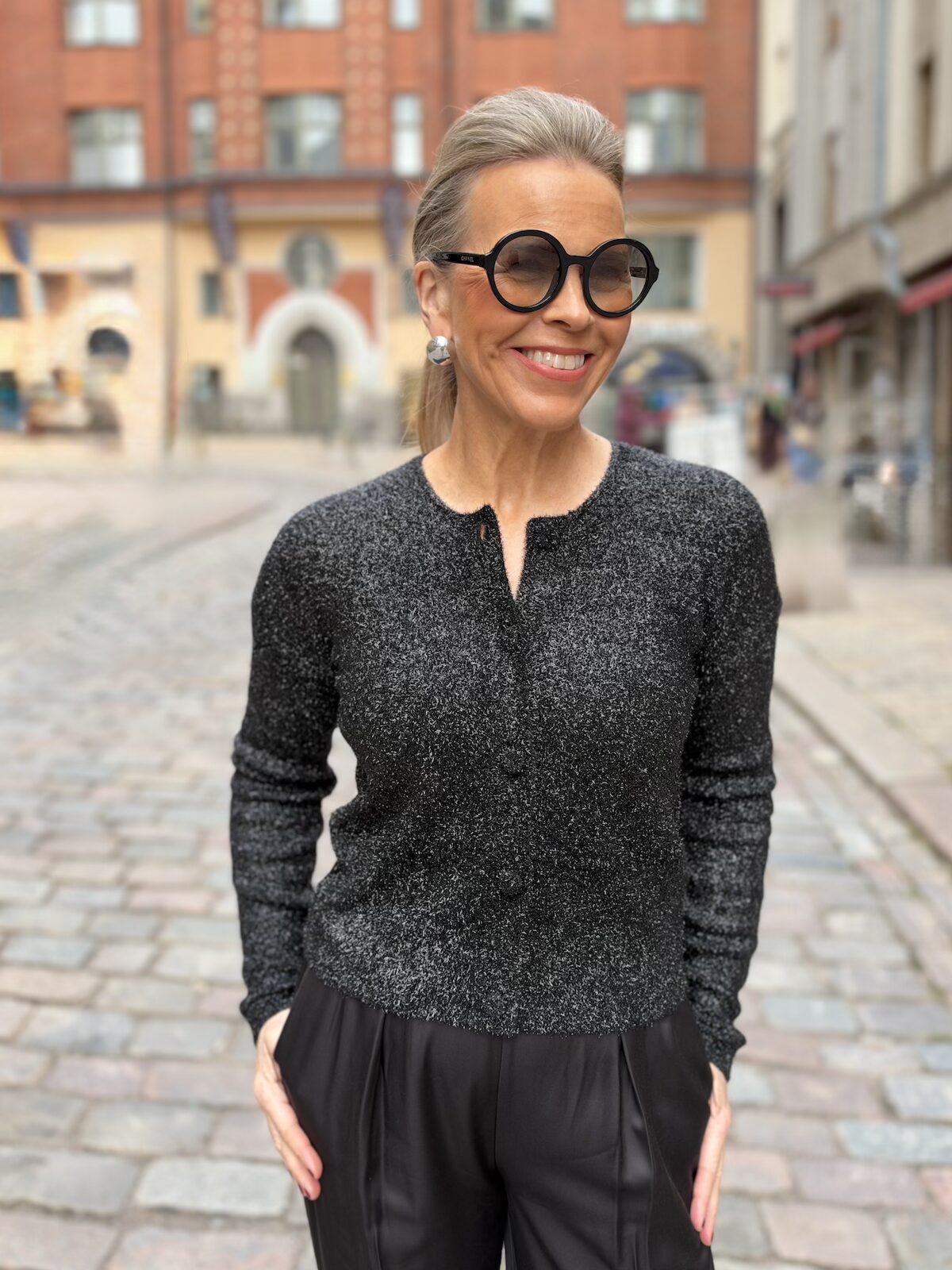 Patti kimalteleva neuletakki; musta - Image 2