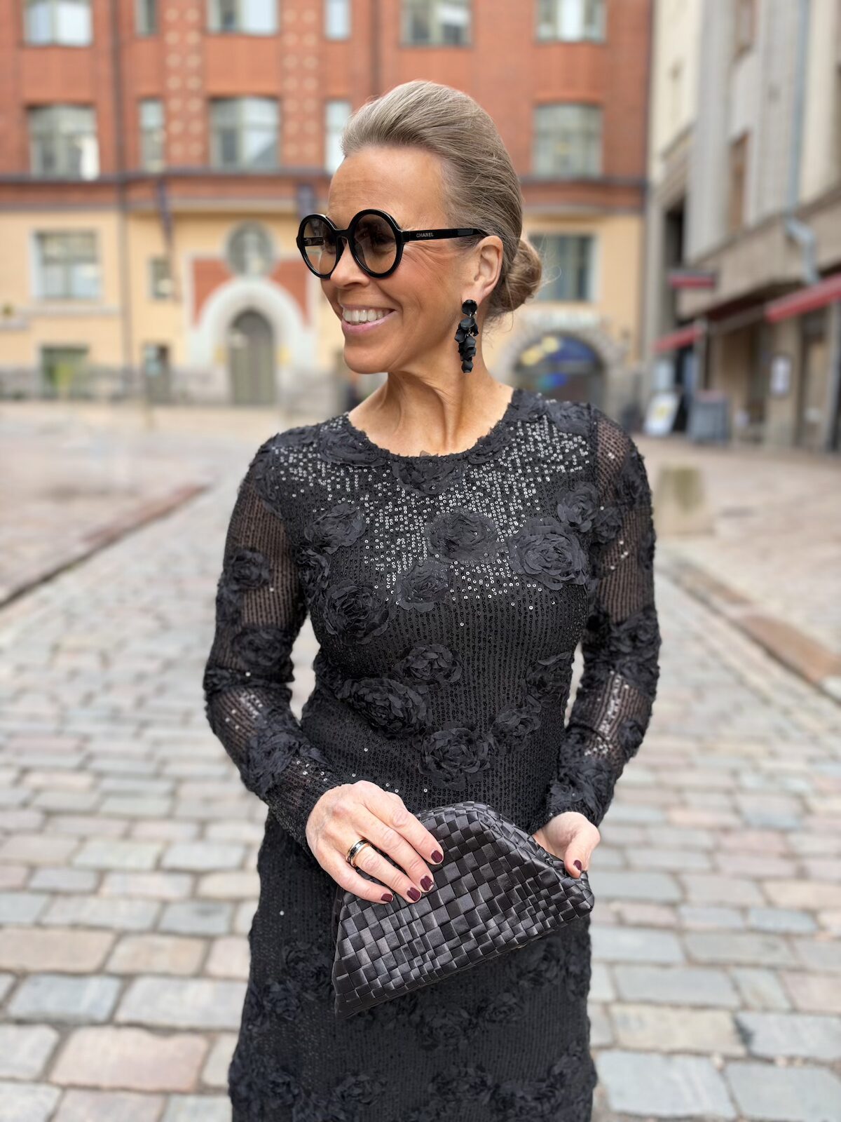 Susan ruusumekko; musta - Image 2