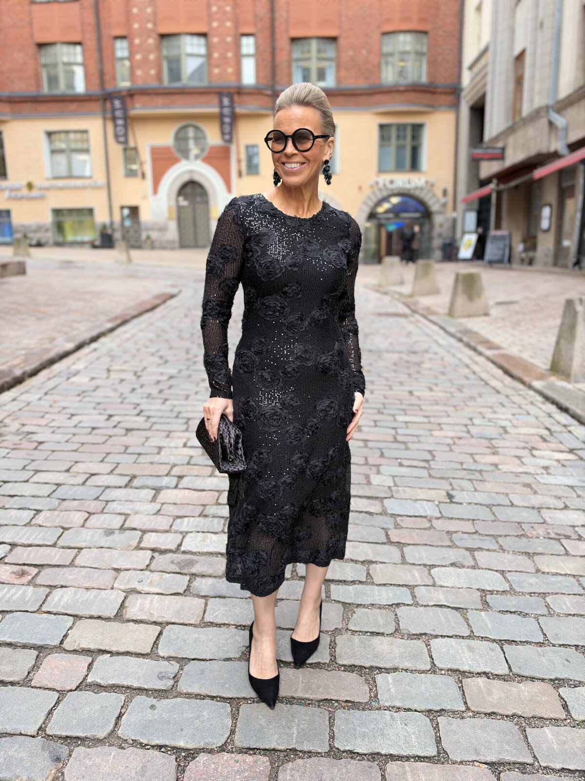 Susan ruusumekko; musta - Image 5